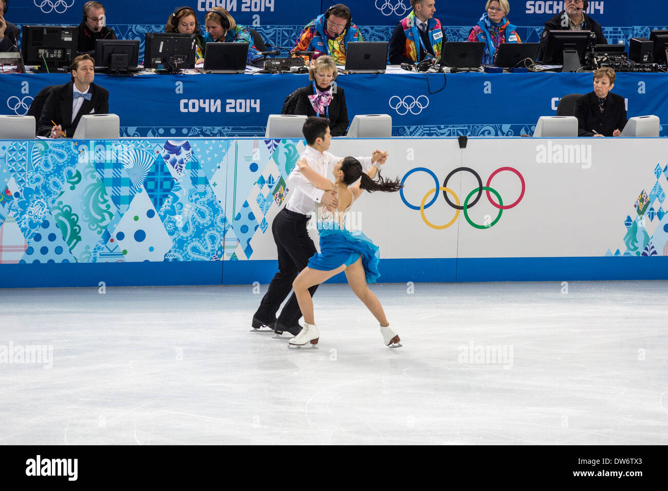 Maia Shibutani et Alex Shibutani (USA)dans le programme court de danse sur glace aux Jeux Olympiques d'hiver de Sotchi, Russie, 2014 Banque D'Images