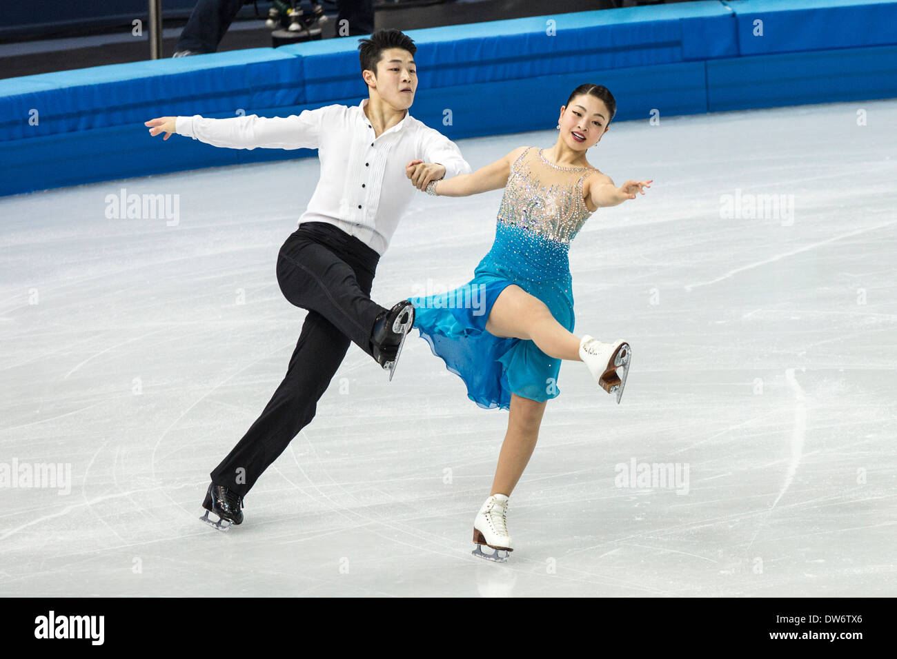 Maia Shibutani et Alex Shibutani (USA)dans le programme court de danse sur glace aux Jeux Olympiques d'hiver de Sotchi, Russie, 2014 Banque D'Images