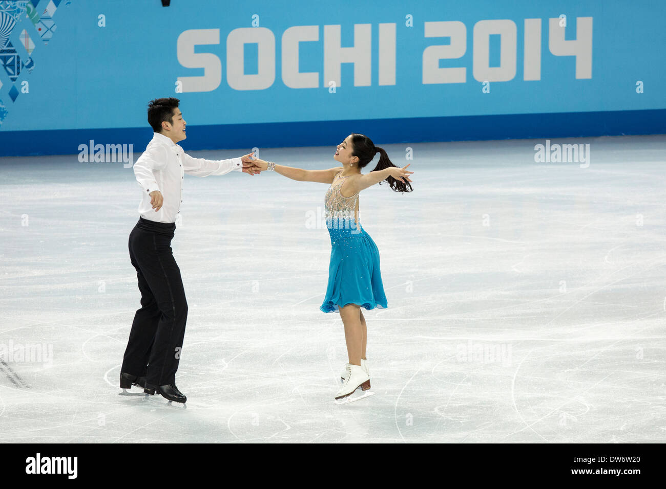Maia Shibutani et Alex Shibutani (USA)dans le programme court de danse sur glace aux Jeux Olympiques d'hiver de Sotchi, Russie, 2014 Banque D'Images