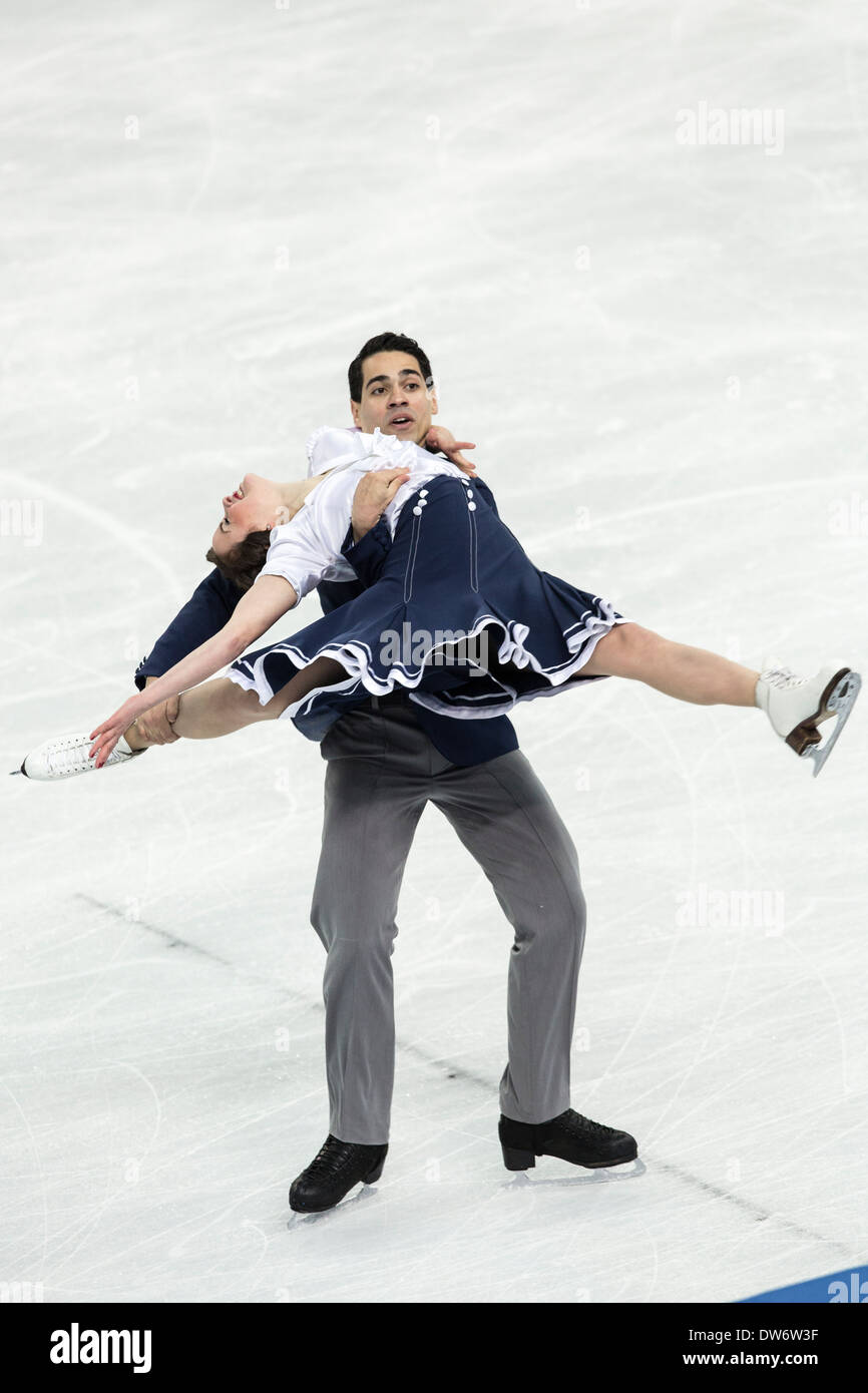 Anna Cappellini et Luca Lanotte (ITA) d'effectuer dans le programme court de danse sur glace aux Jeux Olympiques d'hiver de Sotchi, Russie, 2014 Banque D'Images