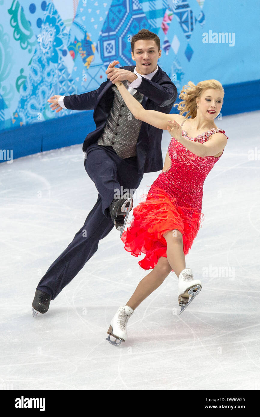 Ekaterina Bobrova et Dmitri Soloviev (RUS) dans le programme court de danse sur glace aux Jeux Olympiques d'hiver, Sotchi, Russie Banque D'Images