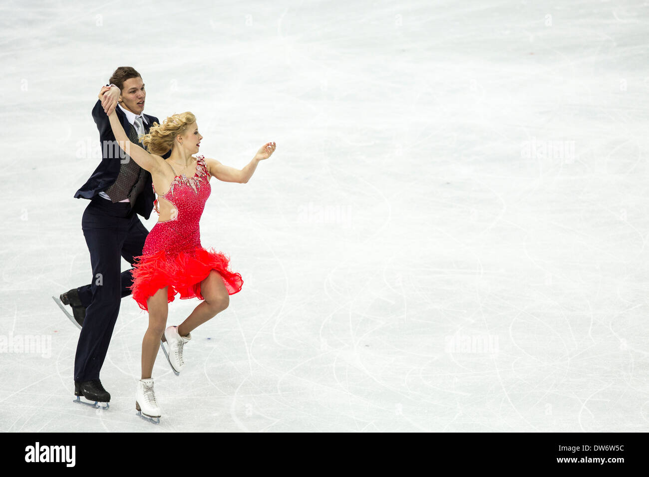 Ekaterina Bobrova et Dmitri Soloviev (RUS) dans le programme court de danse sur glace aux Jeux Olympiques d'hiver, Sotchi, Russie Banque D'Images