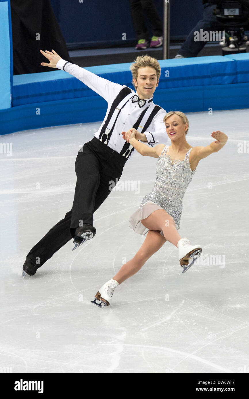 Penny Coomes et Nicholas Buckland (GBR) l'exécution dans le programme court de danse sur glace aux Jeux Olympiques d'hiver, Sotchi, Russie Banque D'Images