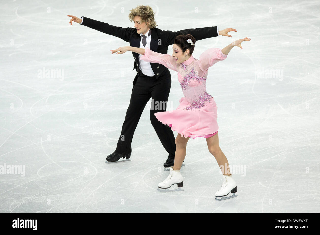 Meryl Davis et Charlie White (USA) dans le programme court de danse sur glace aux Jeux Olympiques d'hiver de Sotchi, Russie, 2014 Banque D'Images
