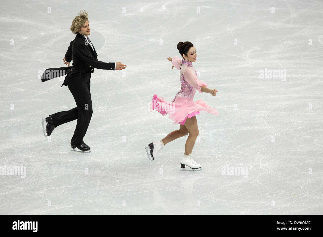 Meryl Davis et Charlie White (USA) dans le programme court de danse sur glace aux Jeux Olympiques d'hiver de Sotchi, Russie, 2014 Banque D'Images