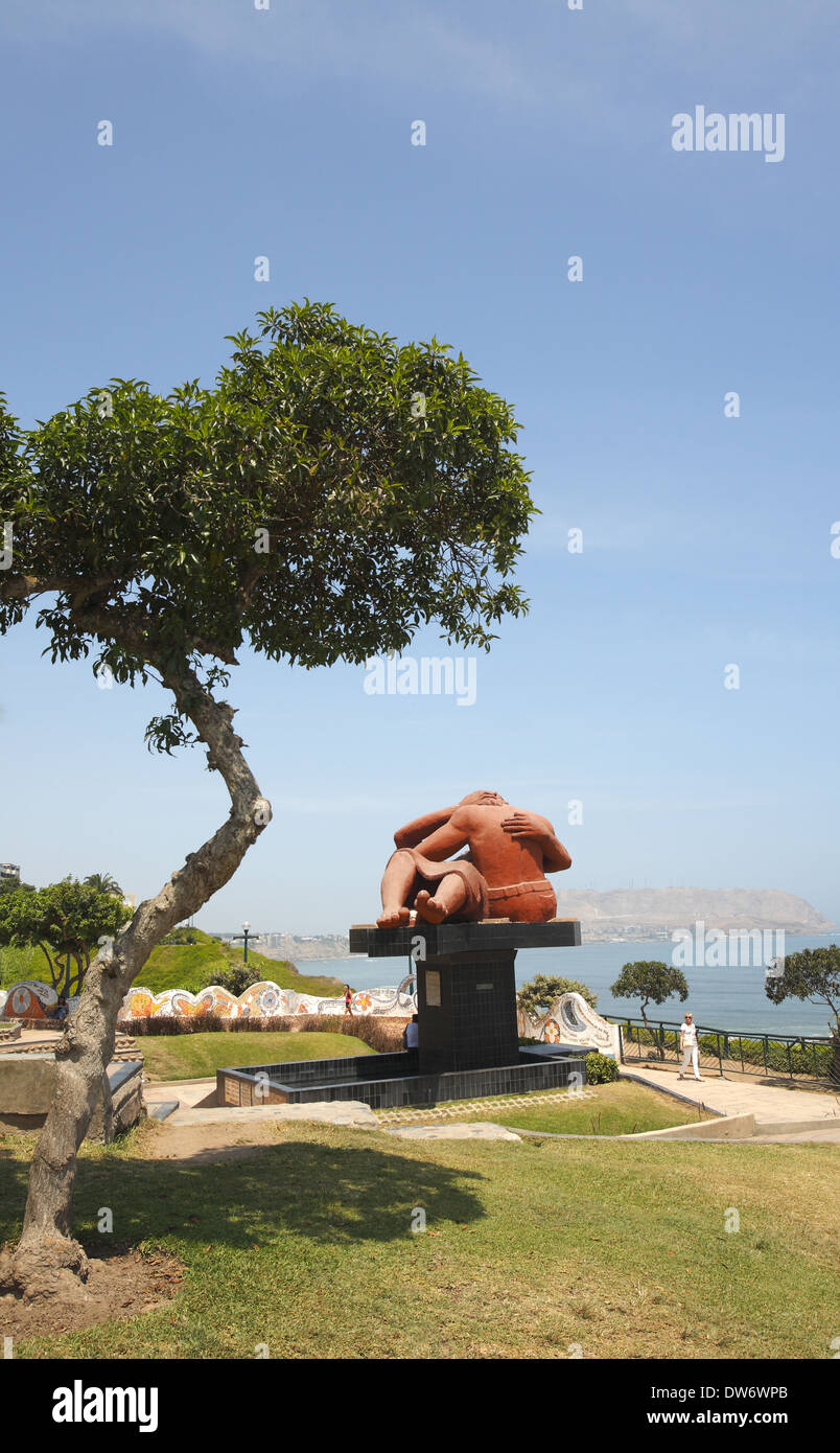 El Beso (le baiser) sculpture, Parque del Amor (amour), Lima, Pérou Banque D'Images