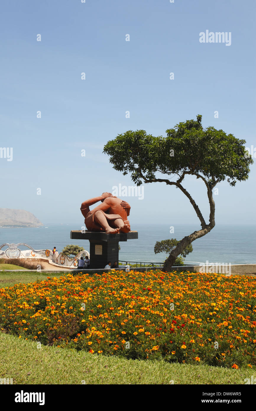 El Beso (le baiser) sculpture, Parque del Amor (amour), Lima, Pérou Banque D'Images