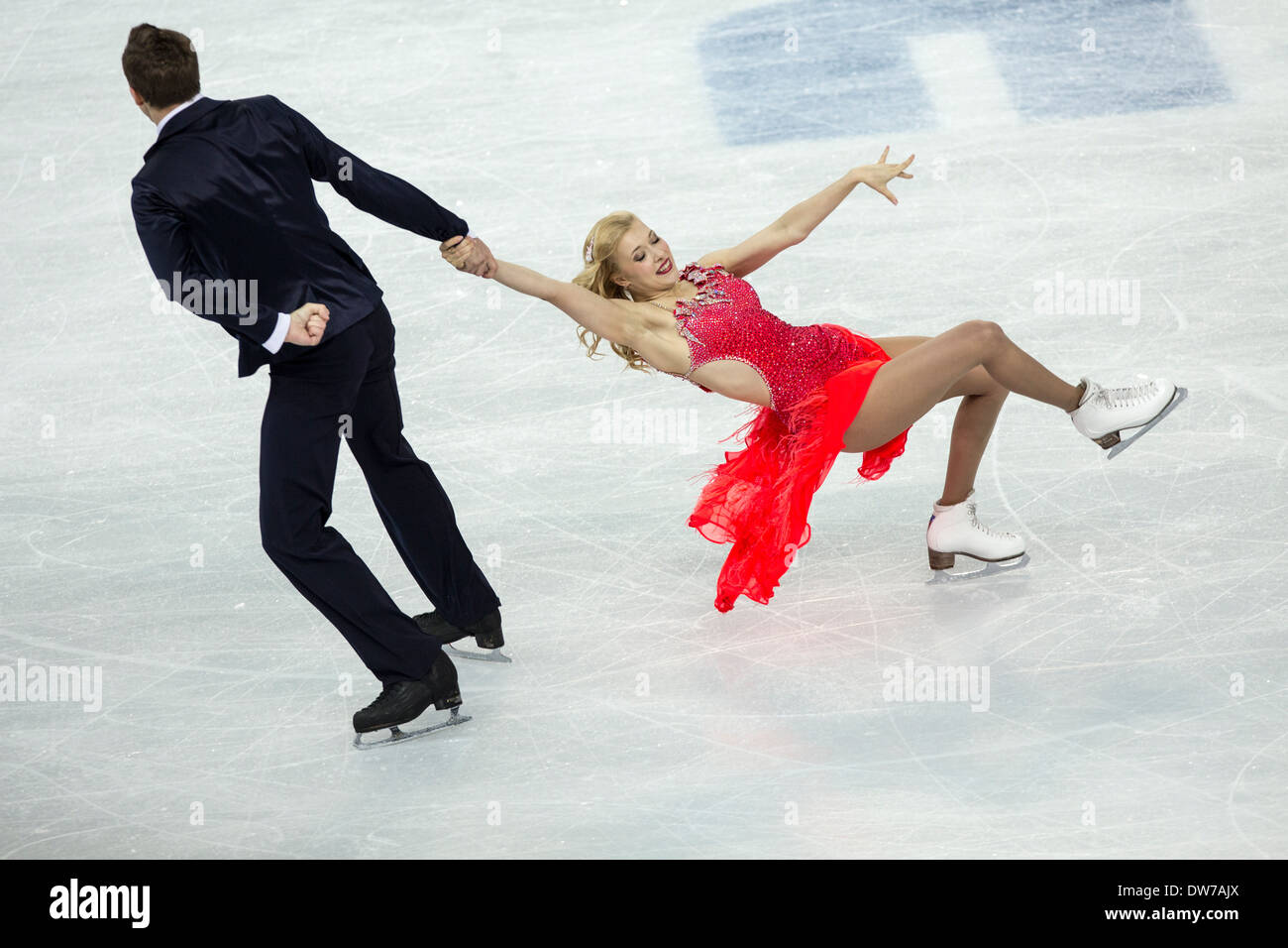 Ekaterina Bobrova et Dmitri Soloviev (RUS) dans le programme court de danse sur glace aux Jeux Olympiques d'hiver, Sotchi, Russie Banque D'Images
