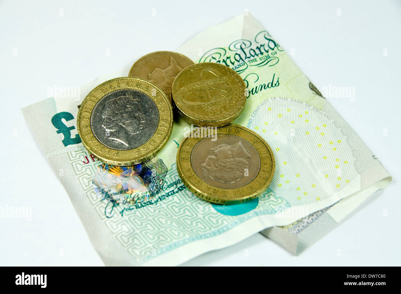 Note cinq livres et un et deux pièces. Banque D'Images