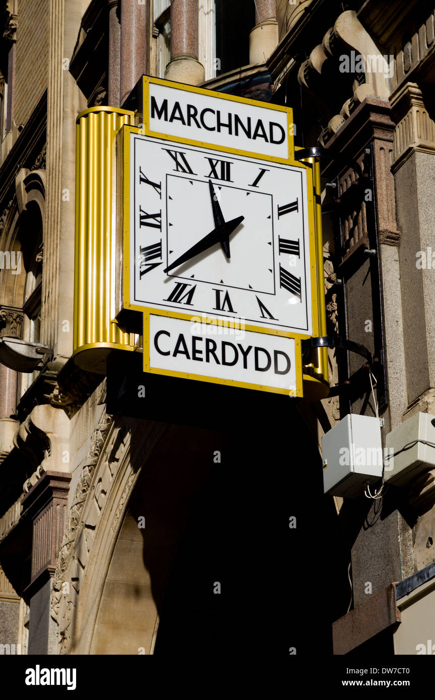 Réveil à l'extérieur de l'entrée de Cardiff, St Mary Street, Cardiff, Pays de Galles. Banque D'Images