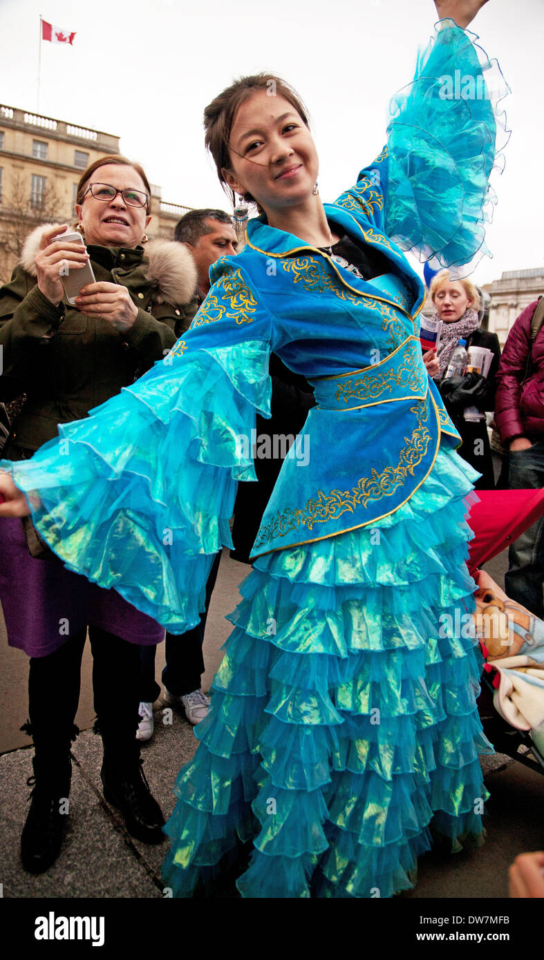 Londres, Royaume-Uni. 2e Mar, 2014. 2014 Festival russe Maslenitsa à Londres.Maslenitsa russe est le Festival Sun,une célébration de la fin de l'hiver des frissons et le début du printemps, de la chaleur, d'espoir, de la croissance. Tovy Adina : Crédit/Alamy Live News Banque D'Images