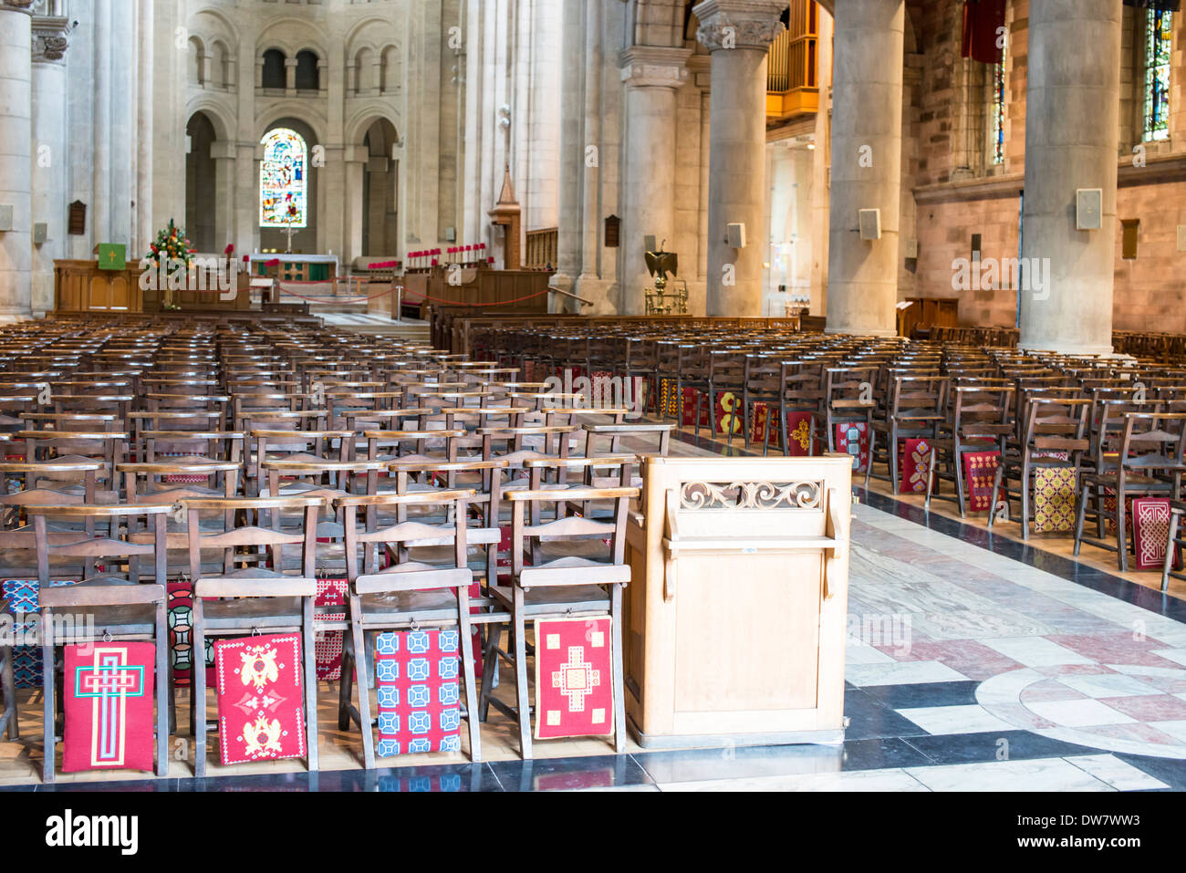 Bancs à St Anne's Cathedral, Belfast Banque D'Images