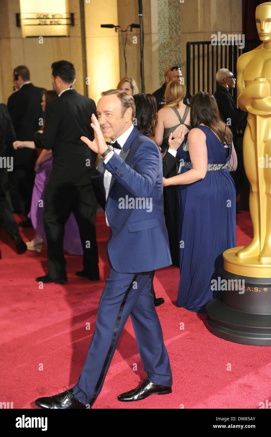 Los Angeles, USA. 2e Mar, 2013. Kevin Spacey arrive sur le tapis rouge pour les Oscars au Kodak Theater à Hollywood, Californie, États-Unis, 2 mars 2013. Crédit : Yang Lei/Xinhua/Alamy Live News Banque D'Images