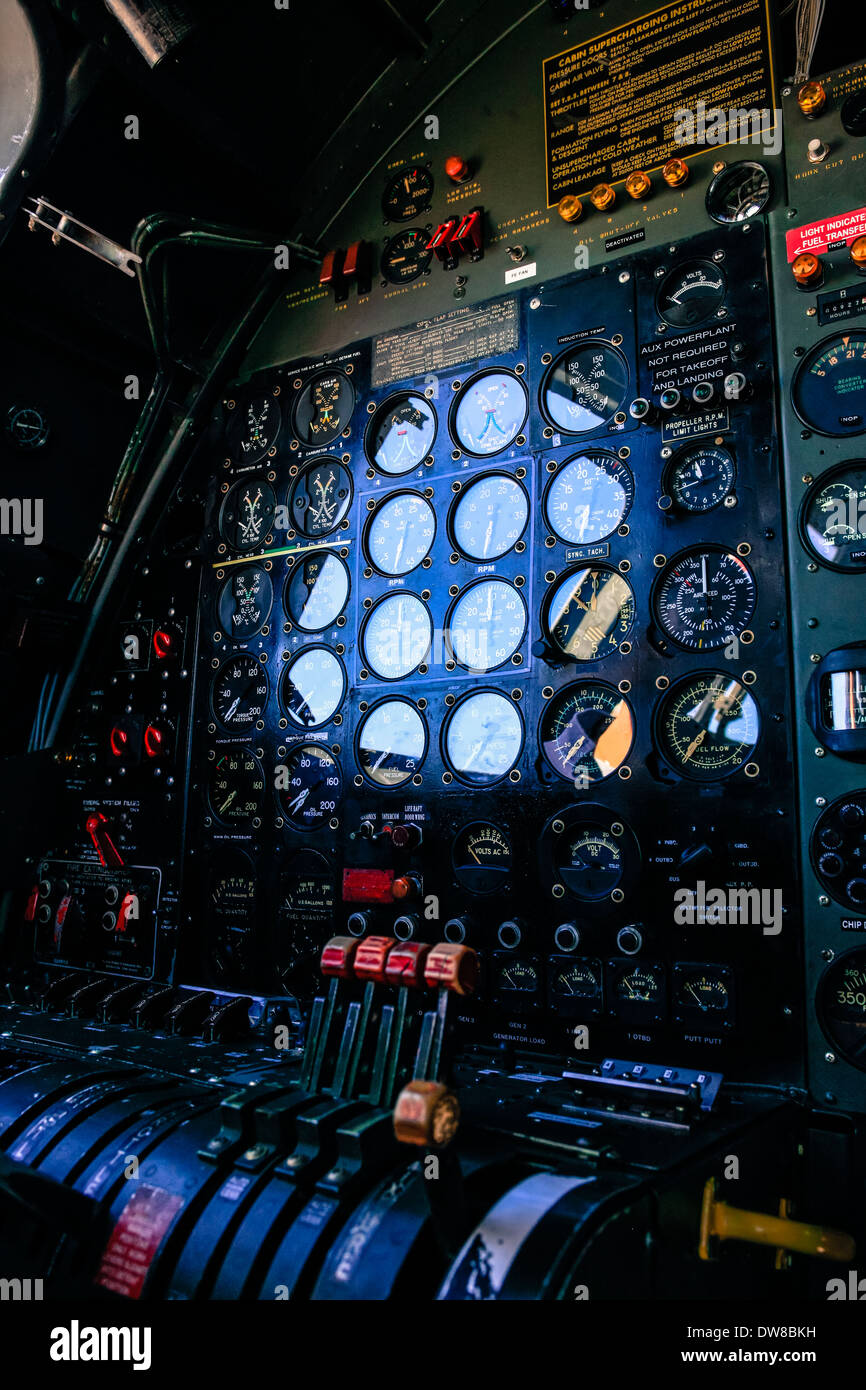 La DEUXIÈME GUERRE MONDIALE, Boeing B29 Superfortress Bomber ingénieur de vol avion gare Banque D'Images