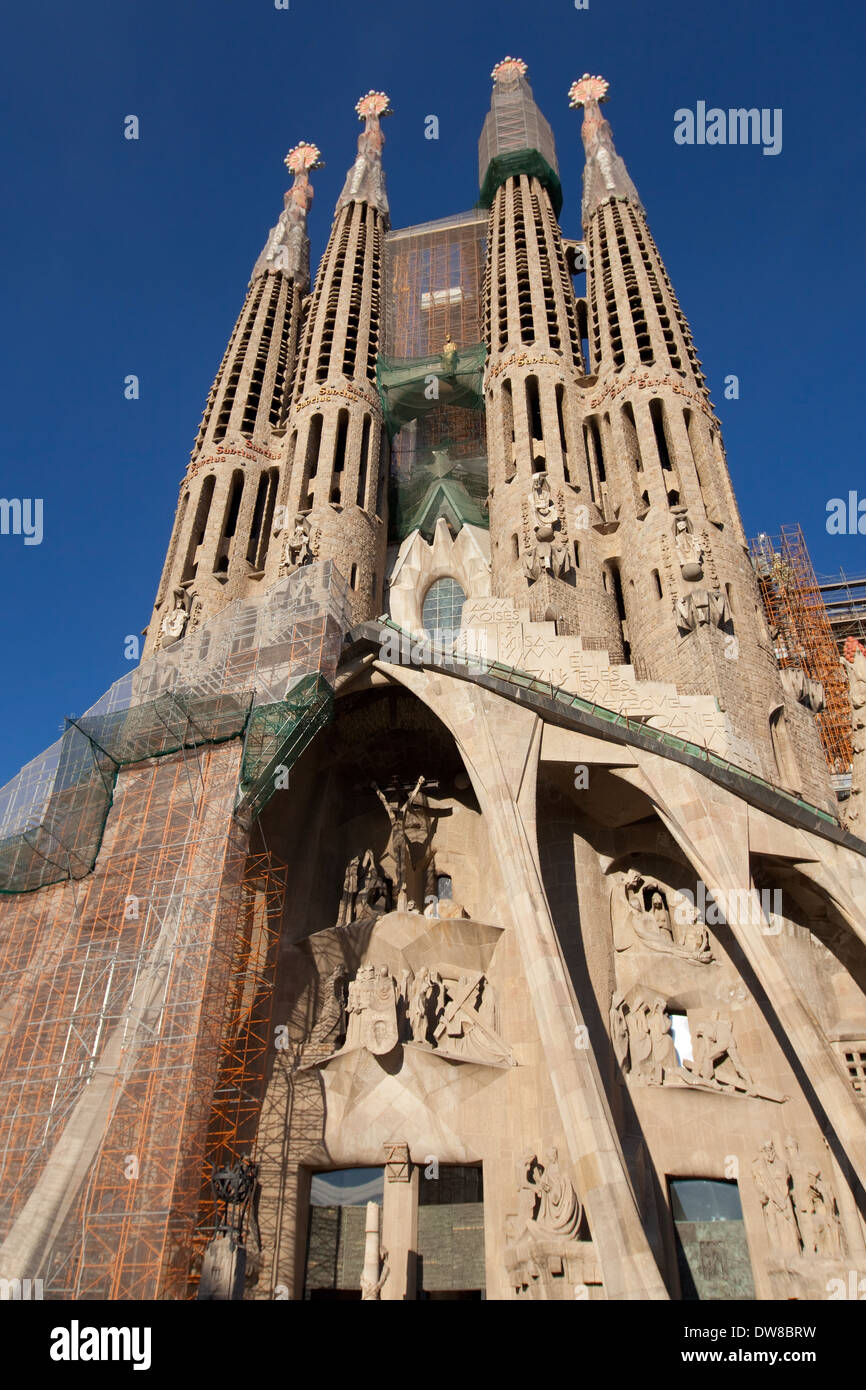 Façade de la passion de la Sagrada Familia, Barcelone. Banque D'Images