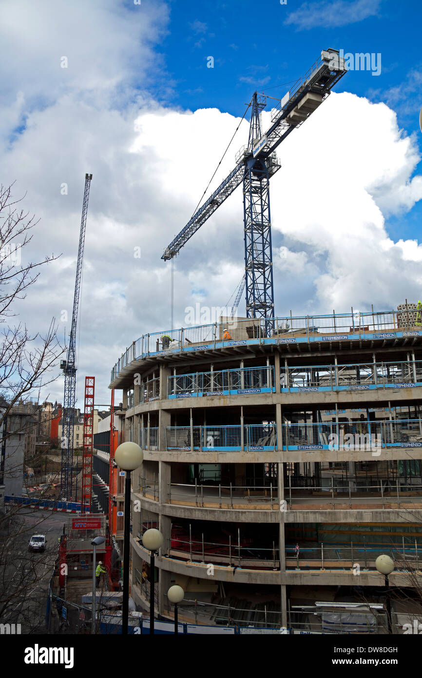 Site de construction avec des grues Edinburgh Scotland UK Banque D'Images