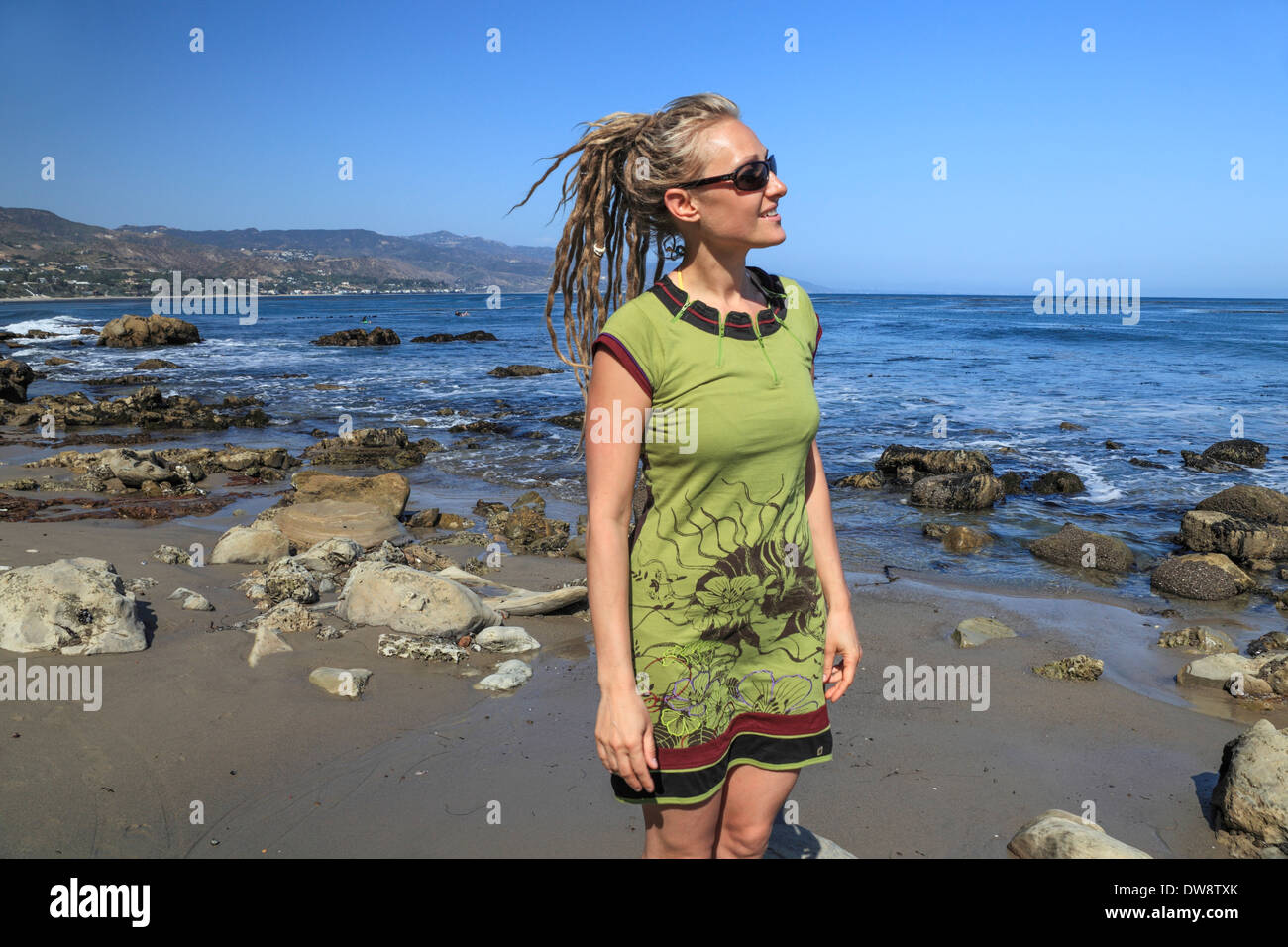 Visiteur à plage de Pt. Dume à Malibu Banque D'Images