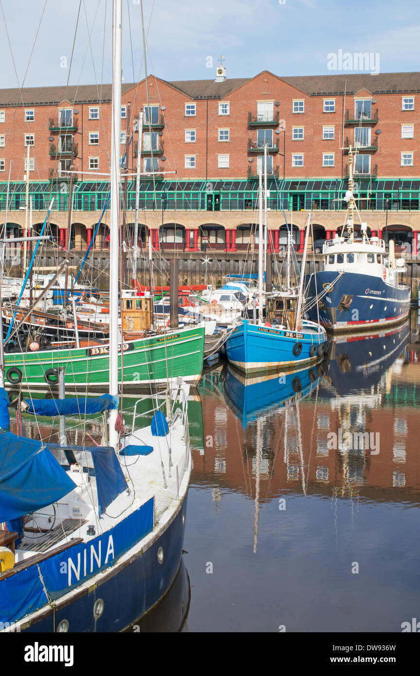 Bateaux amarrés dans la Marina Newcastle upon Tyne North East England UK Banque D'Images