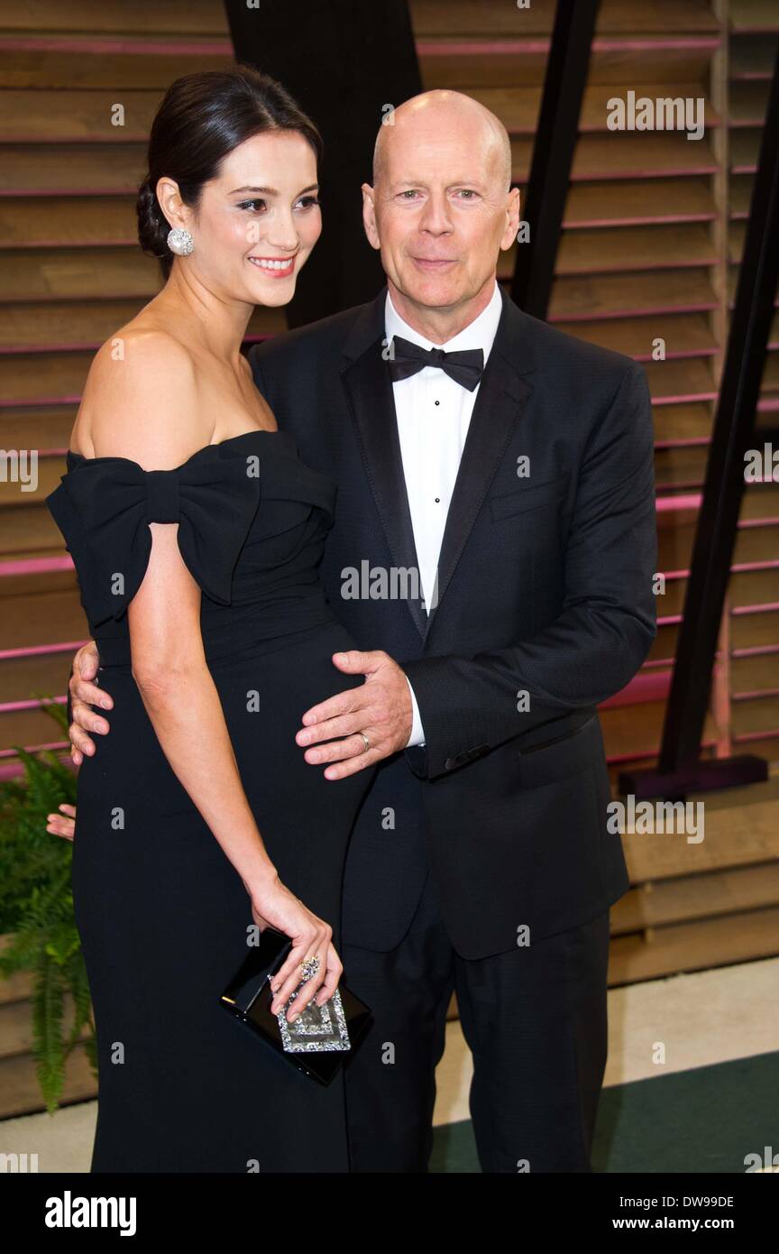 BRUCE WILLIS ET SA FEMME EMMA HEMING VANITY FAIR 2014 LOS ANGELES USA 03 Mars 2014 Banque D'Images