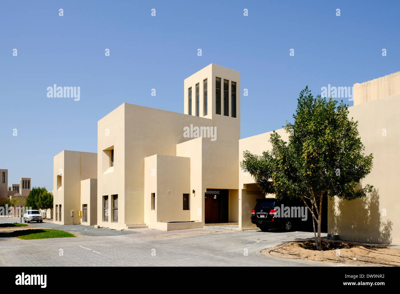 Nouvelles villas dans quartier résidentiel construit pour les familles Emirati sur île de Yas, à Abu Dhabi Emirats Arabes Unis Banque D'Images