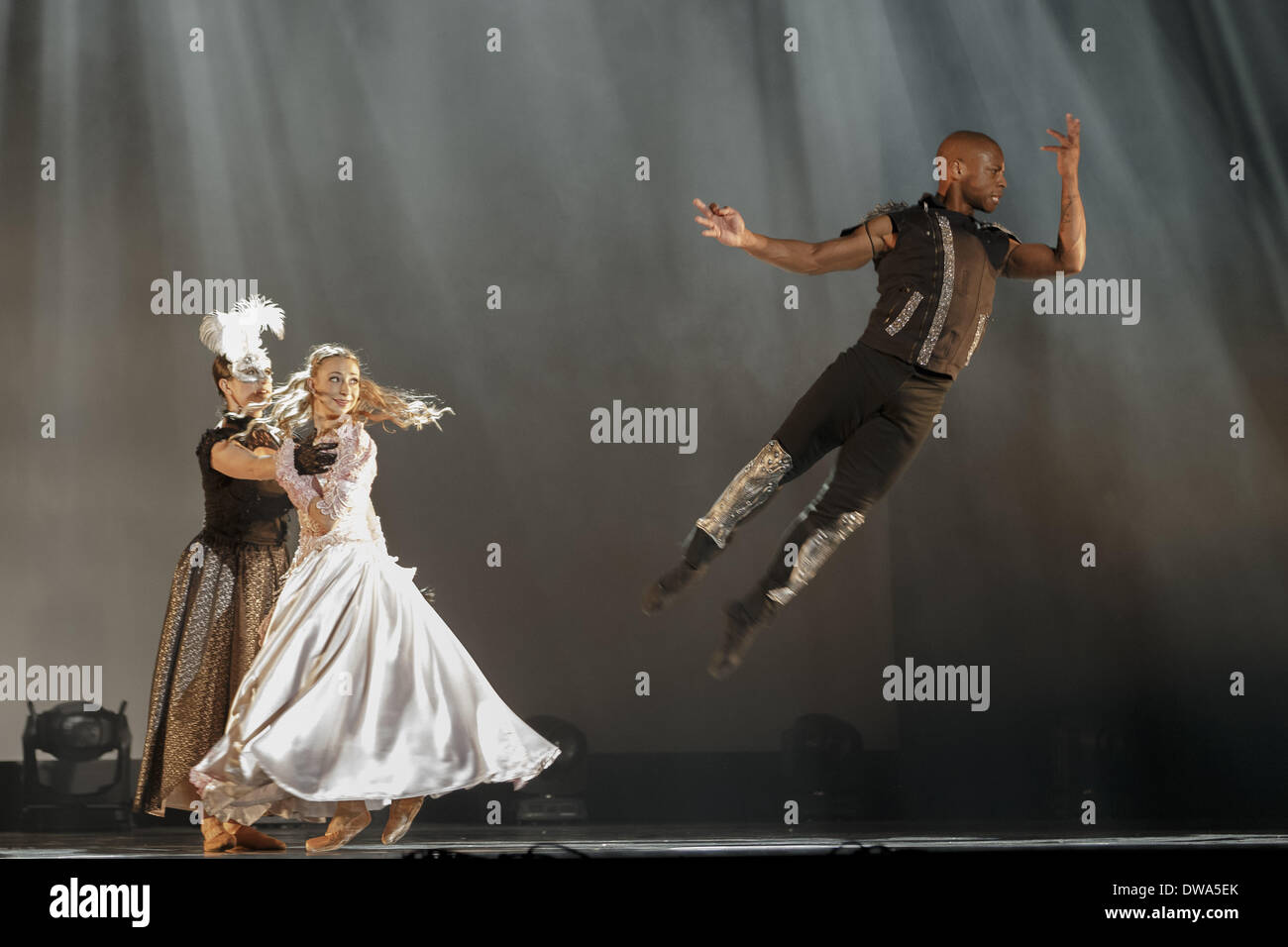Berlin, Allemagne. 4e Mar, 2014. Rasta Thomas' Roméo et Juliette - à partir de la 04.03 au 09.03.2014 est à voir le rock classique ballet Roméo et Juliette ' ' par Rasta Thomas et Adrienne Canterna, déjà connu par sa production ' rock ', le serrant dans l'admiral's palace à Berlin. © Reynaldo Paganelli/NurPhoto ZUMAPRESS.com/Alamy/Live News Banque D'Images