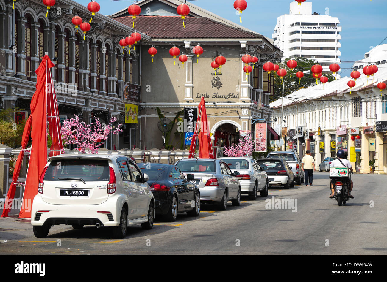 Décorations du Nouvel An chinois le long de Jalan Nagar, Penang Malaisie. Un effort dans le cadre de l'année 2014 Visitez la Malaisie. Banque D'Images