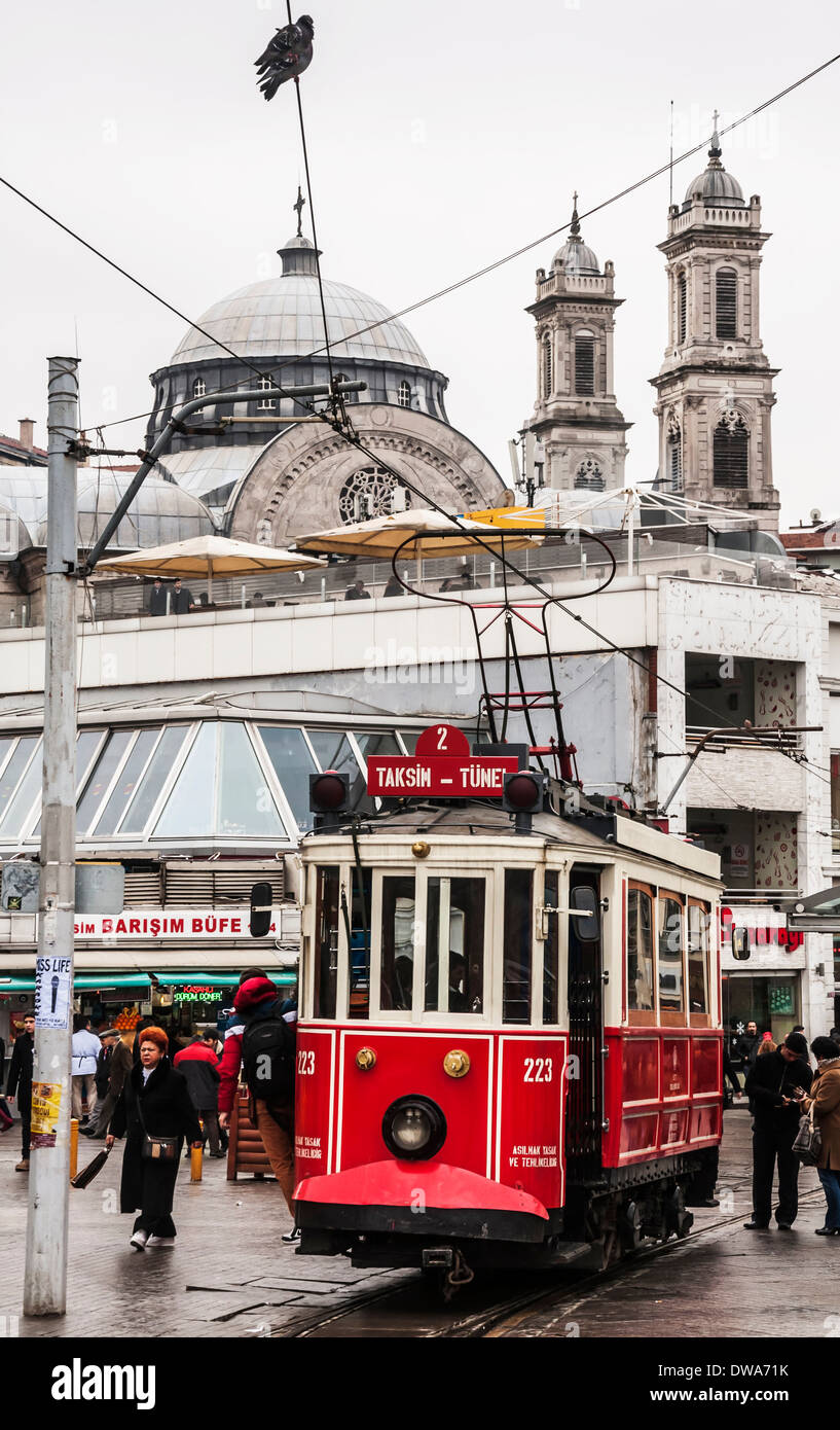 Le vieux tram à Taksim à Istanbul, Turquie Banque D'Images