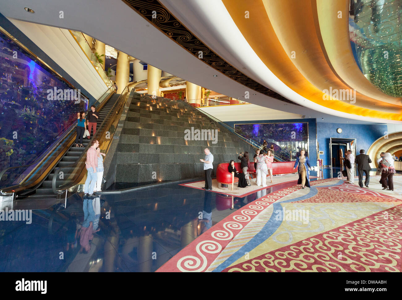 Burj al Arab Hotel Dubai - ornate 7 étoiles luxueux intérieur dans le hall, DUBAÏ, ÉMIRATS ARABES UNIS, Émirats arabes unis, Moyen Orient Banque D'Images