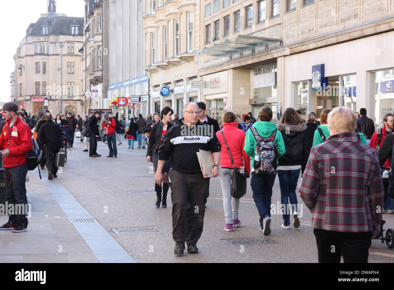 Oxford's busy Cornmarket Street UK Banque D'Images