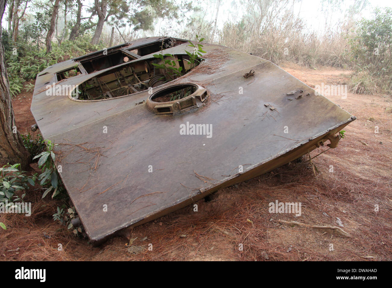 Réservoir de l'ancienne Russie reste à Phonsavan au Laos Banque D'Images