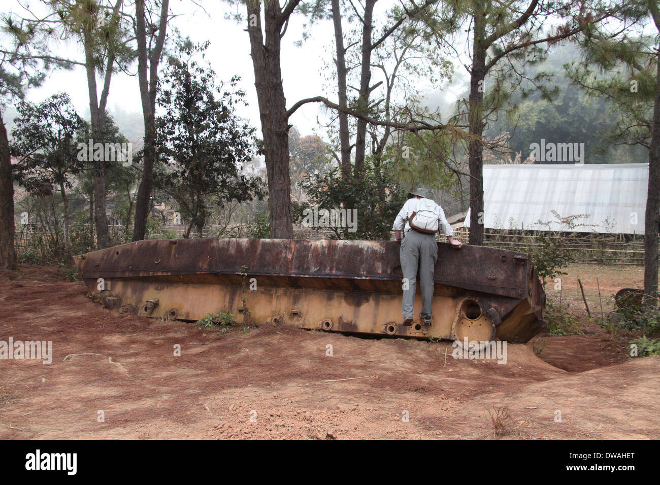 Réservoir de l'ancienne Russie reste à Phonsavan au Laos Banque D'Images