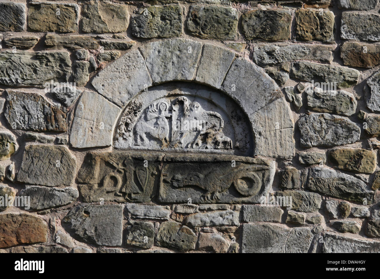 Mur ouest de Saint Jean l'Église baptiste à Ault Hucknall à Derbyshire Banque D'Images