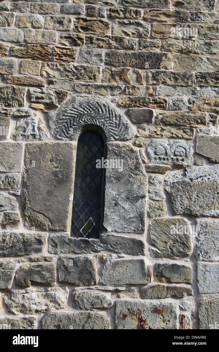 Mur ouest de Saint Jean l'Église baptiste à Ault Hucknall à Derbyshire Banque D'Images