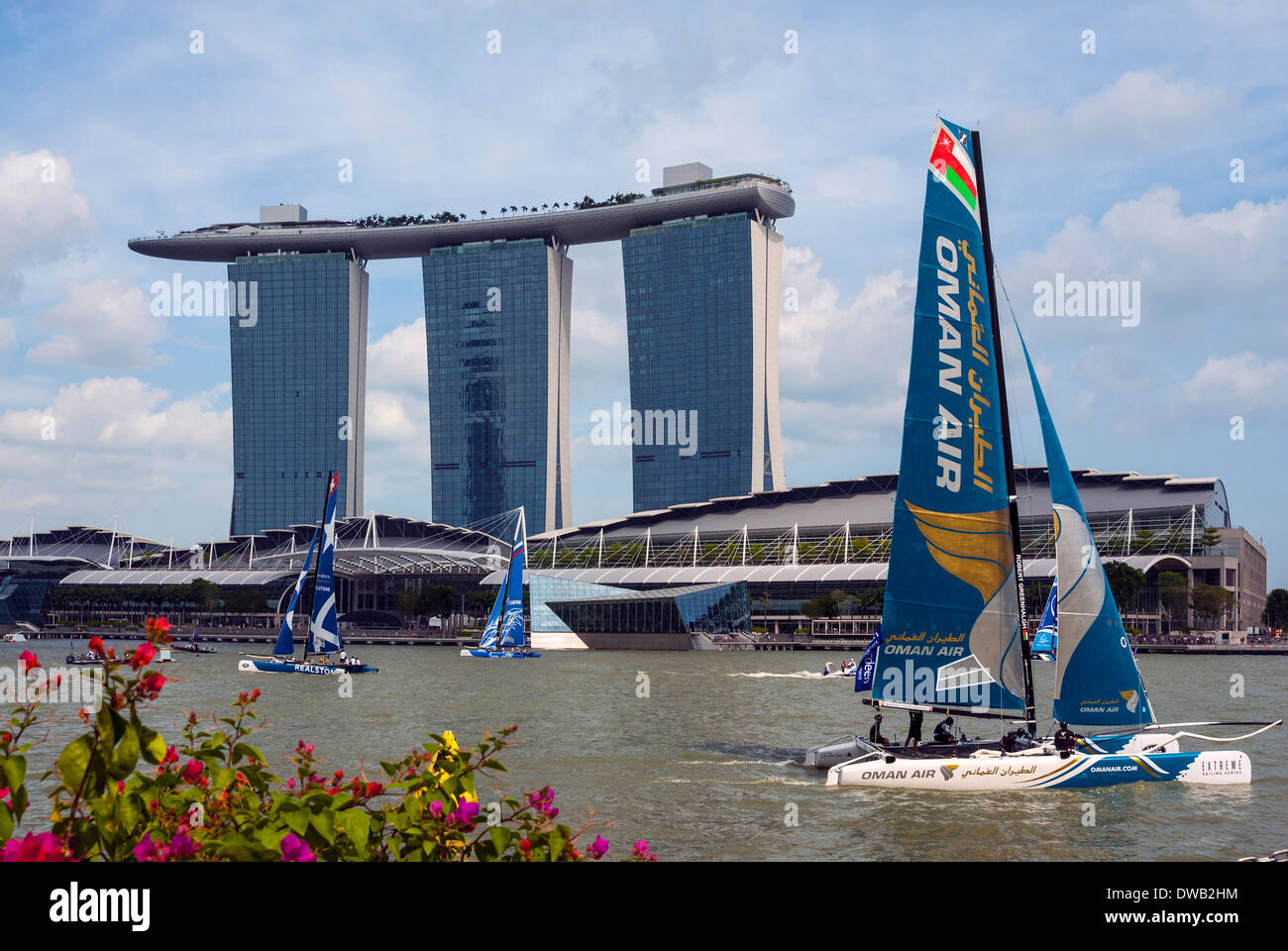 Marina Bay Sands avec Corporate Yacht Race, Singapour Banque D'Images
