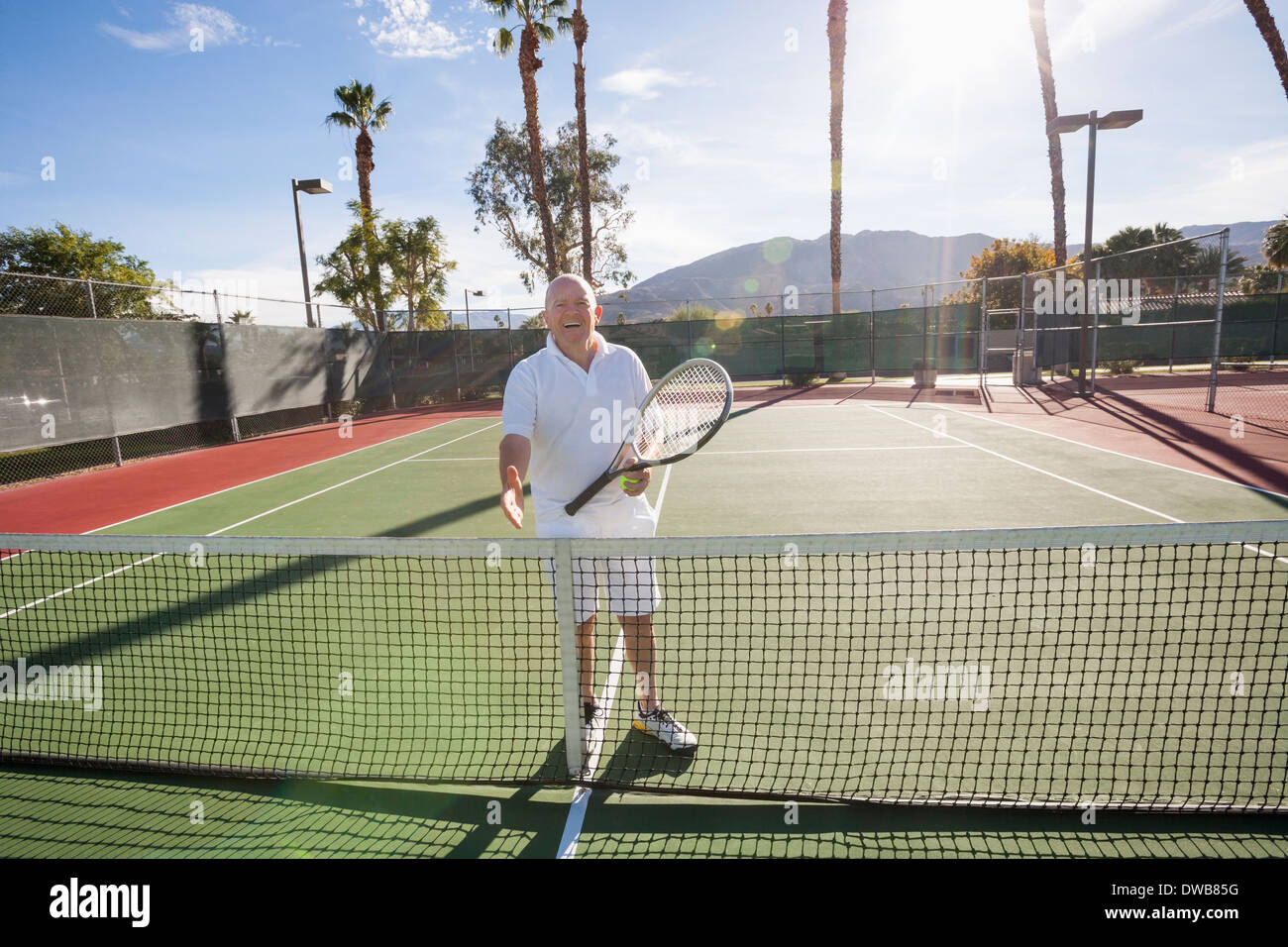 Joueur de tennis senior Banque de photographies et d'images à haute  résolution - Alamy
