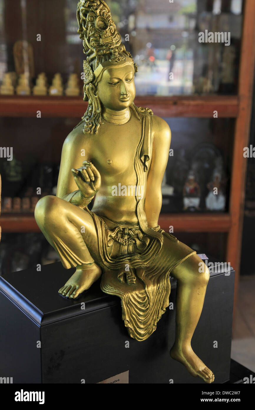 Sri Lanka, Kandy, réplique de la statue du Bodhisattva Avalokitesvara, 9e siècle, période, Anuradhapurna Banque D'Images