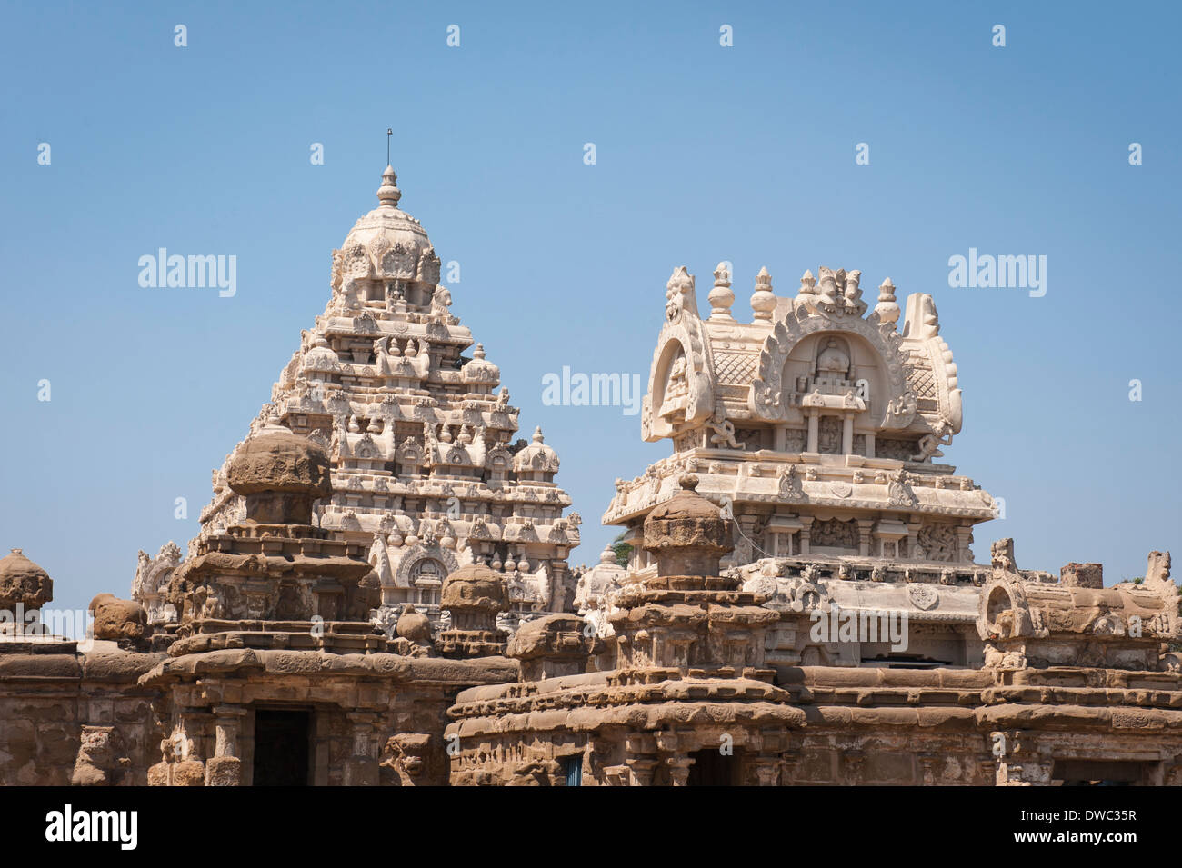 Sud de l'Inde Tamil Nadu Kanchipuram 6e siècle Kanchi Sri Kailasanhar Hindou Shiva Temple tours shikara bas relief sculptés figures statues Banque D'Images