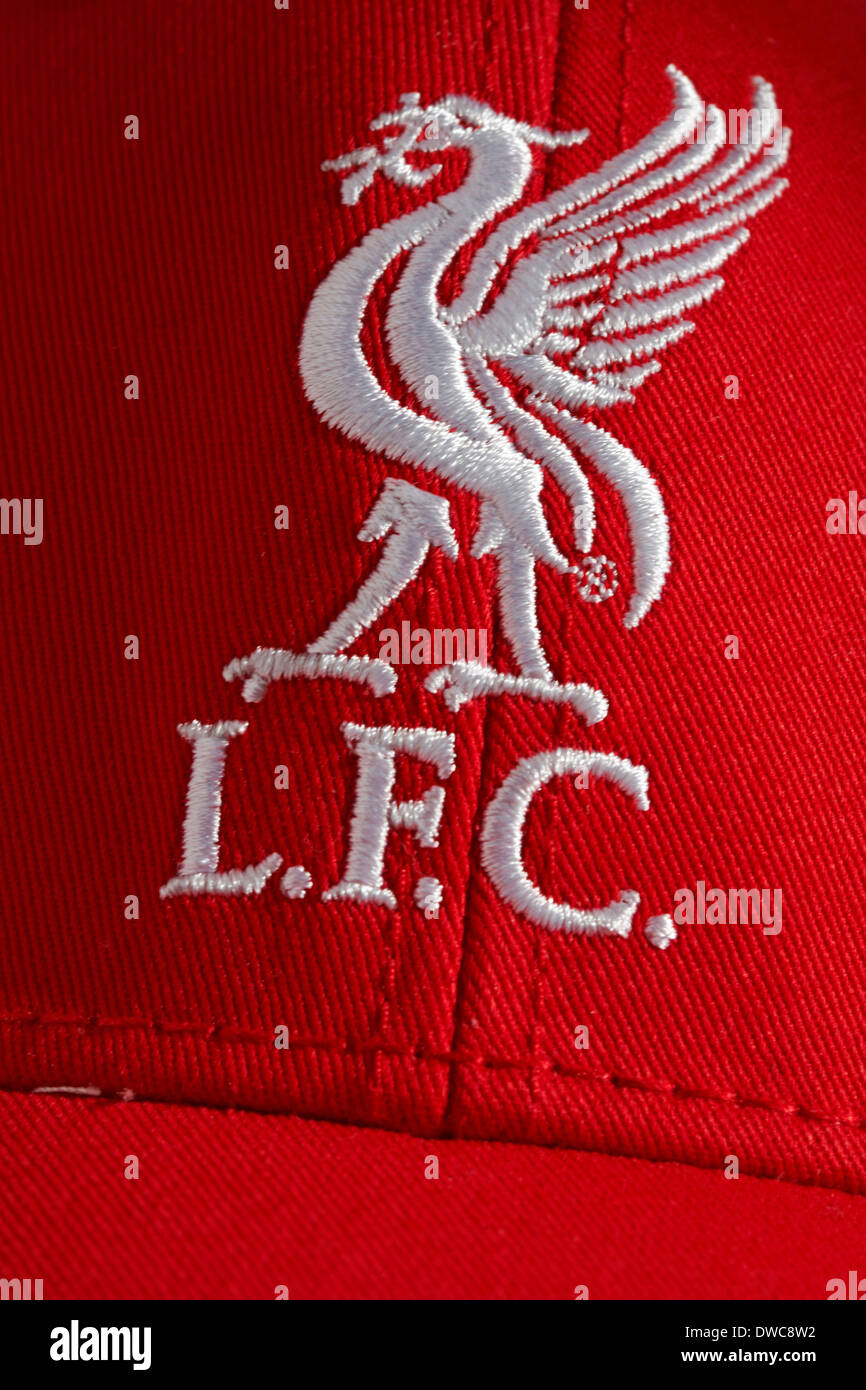 Logo L.F.C. LFC sur la casquette de baseball du Liverpool Football Club Banque D'Images
