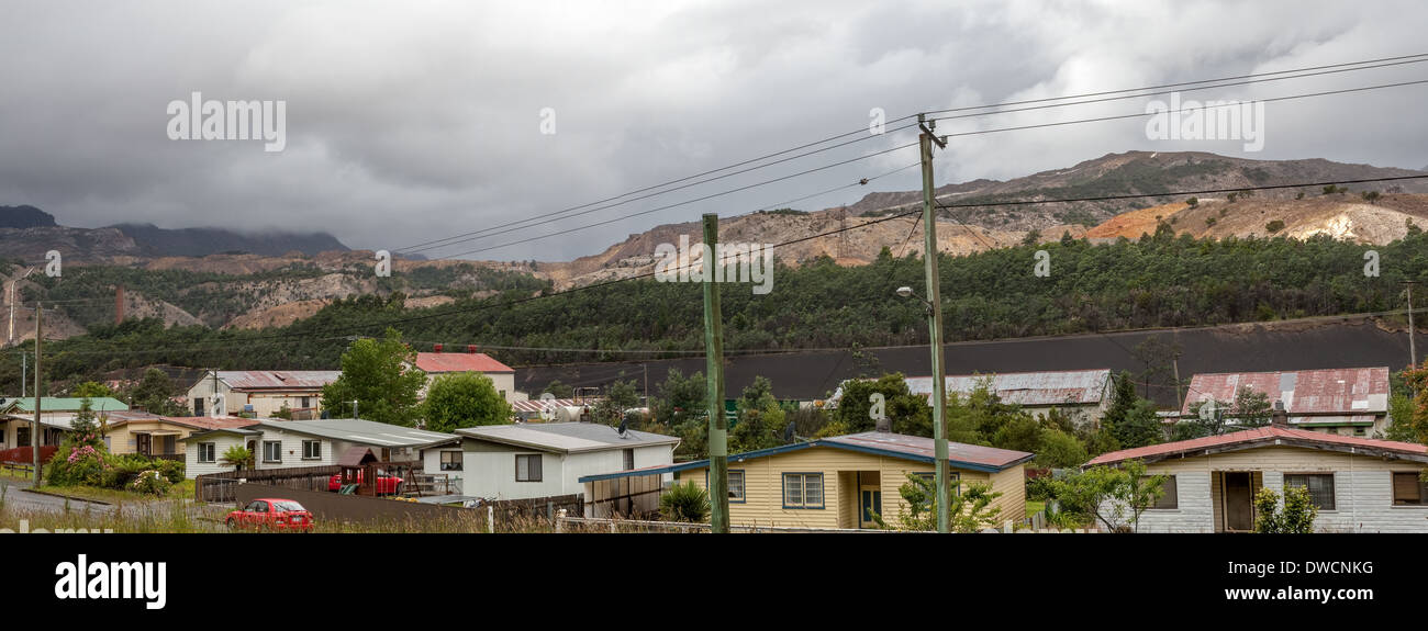 Campagne anoblarée en raison de l'exploitation minière du cuivre, ville historique de Queenstown, Tasmanie, Australie Banque D'Images