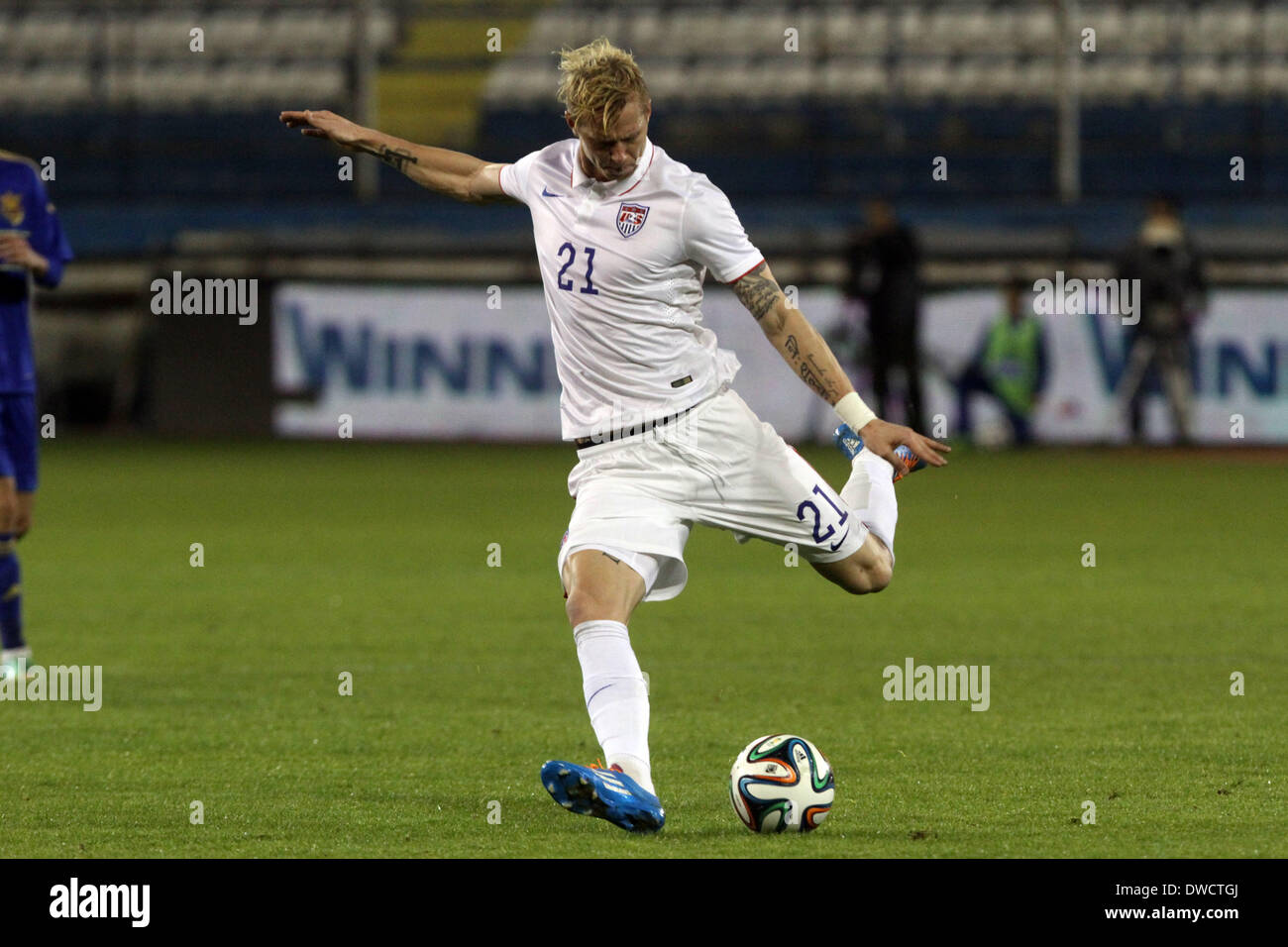 Chypre, Larnaka - Mars 05,2014 : USA's Brek Shea pendant le match entre l'Ukraine et les États-Unis à l'Antonis Papadopoulos stadium à Larnaka sur Mars 05,2014 : Yiannis Kourtoglou Crédit/Alamy Live News Banque D'Images