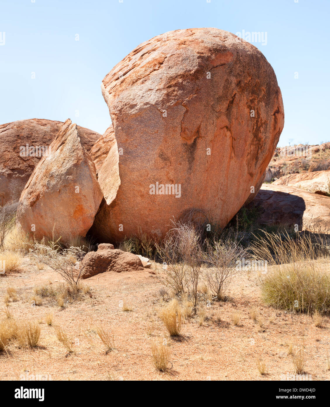 Formation de rochers ronds en Australie centrale appelée Devils Marbles Banque D'Images