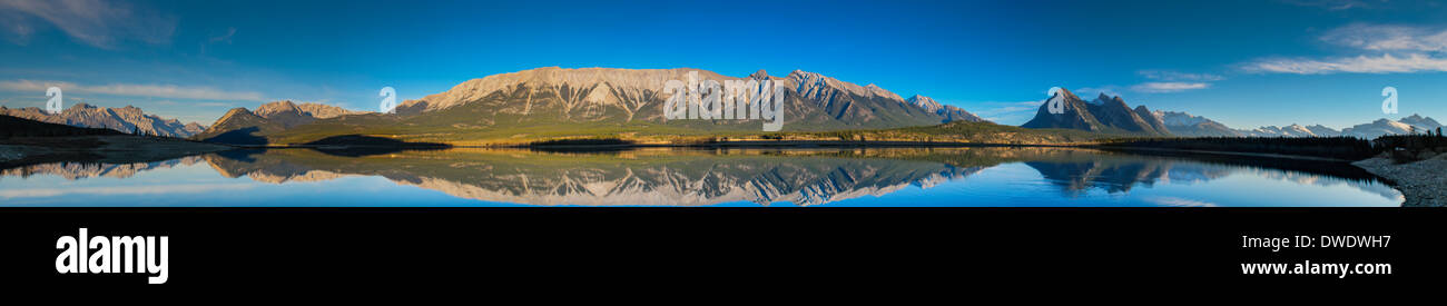 Le lac Abraham, dans les contreforts des Rocheuses en Alberta, Canada Banque D'Images
