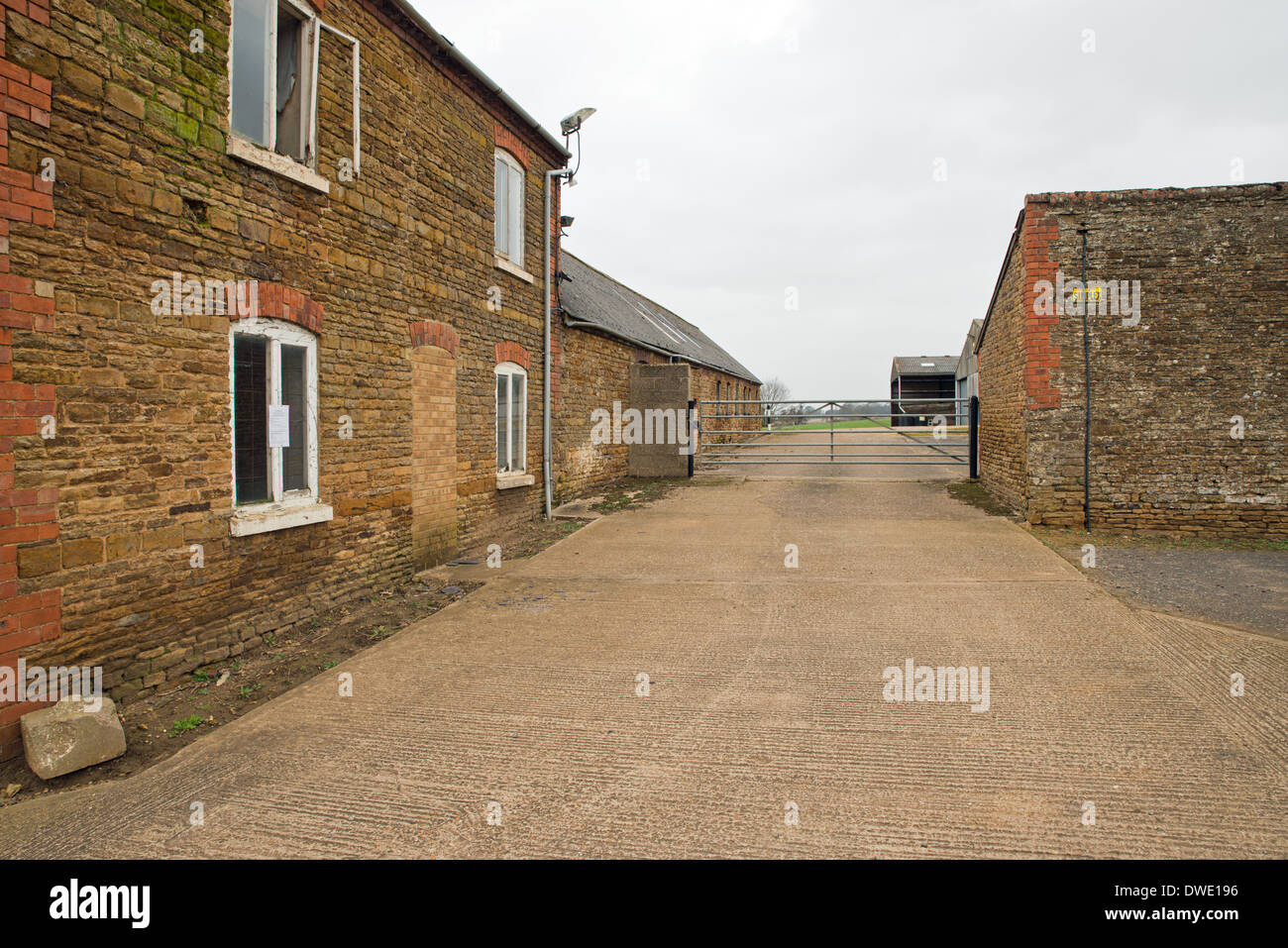 Basse-cour vide Northamptonshire UK Banque D'Images