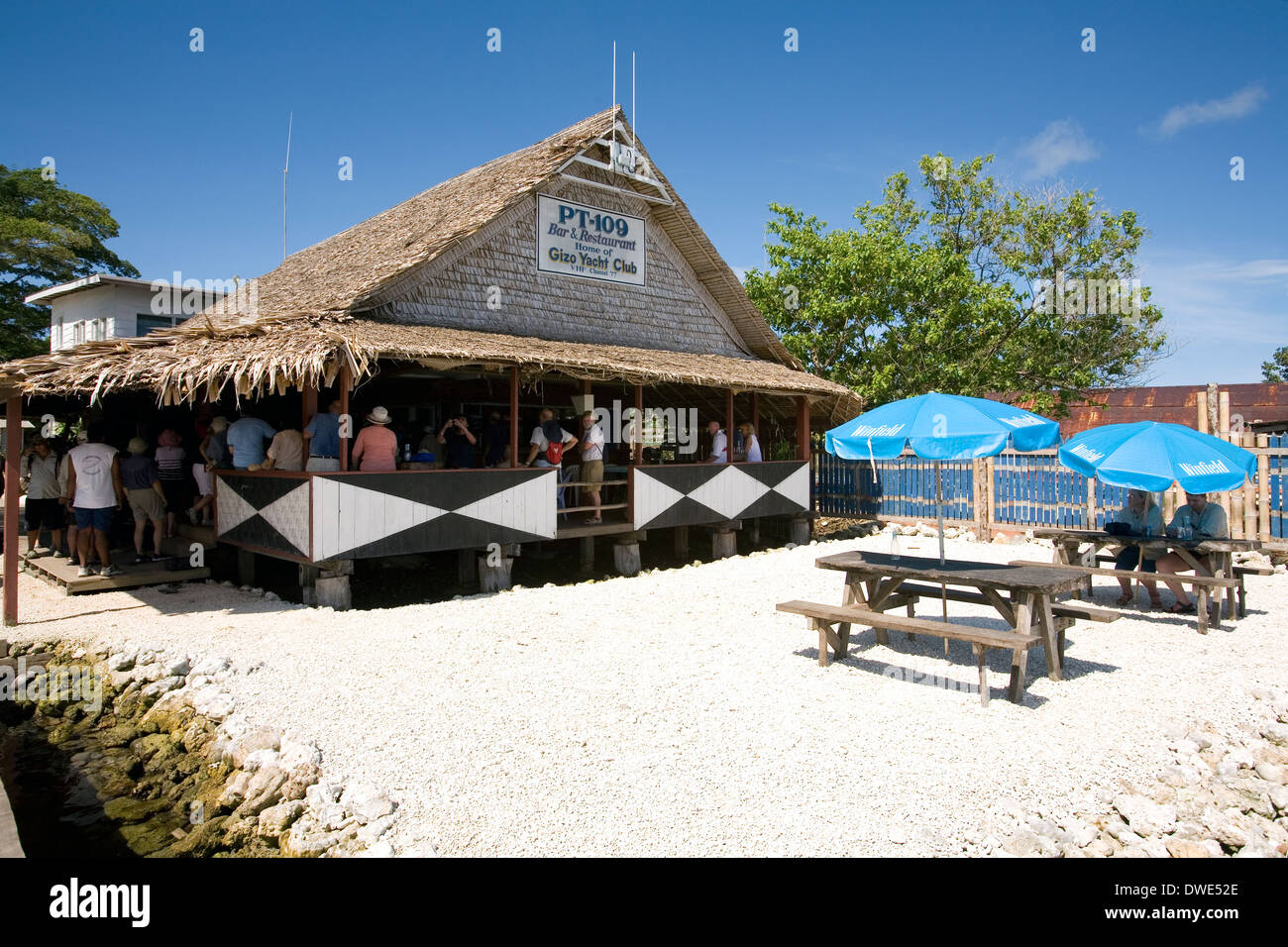 Le Pt-109 Bar & Restaurant, Gizo, l'île de Ghizo, Îles Salomon, Pacifique  Sud Photo Stock - Alamy