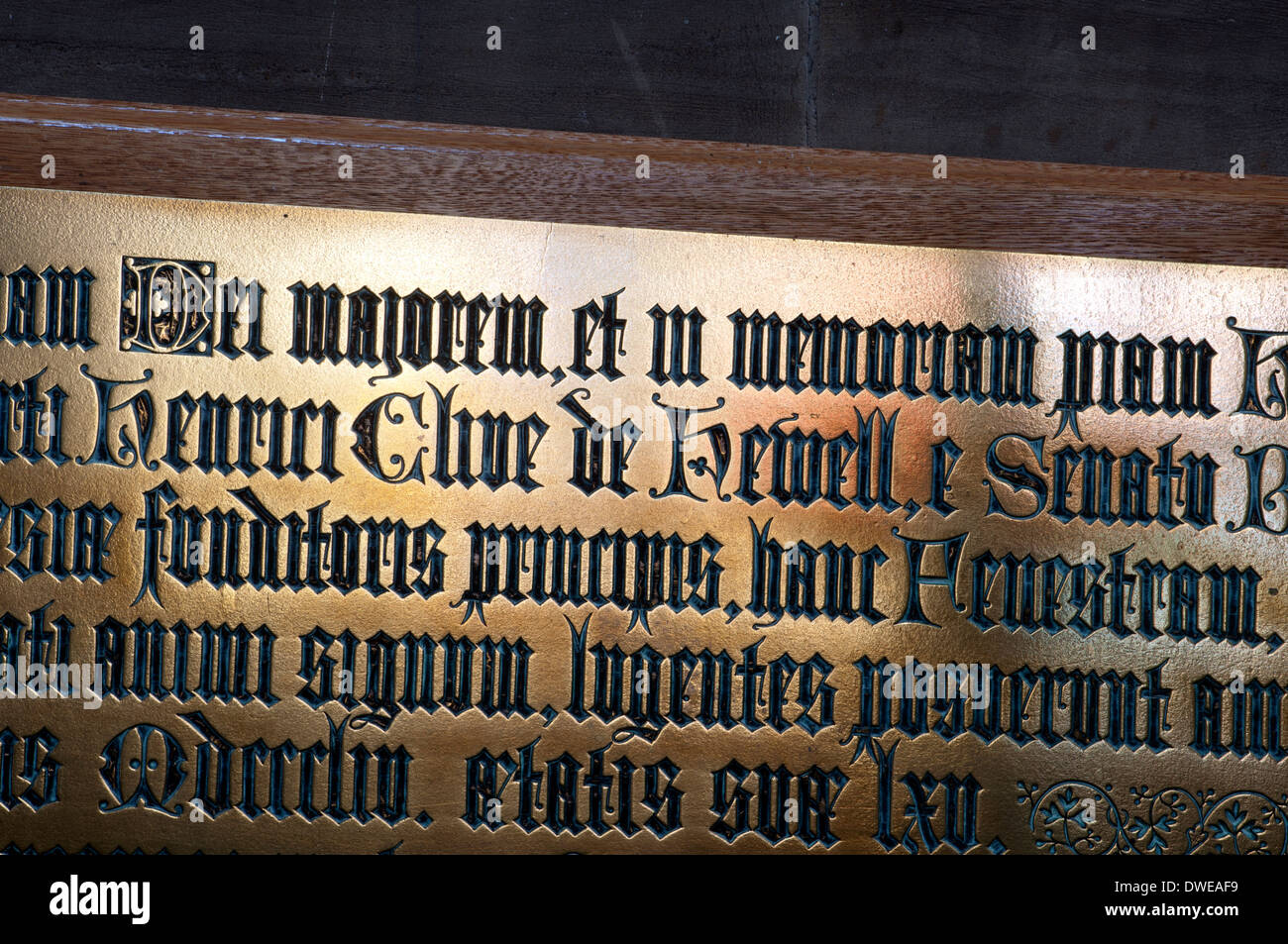 Plaque en laiton à St Stephen's Church, Redditch, Worcestershire, Royaume-Uni Banque D'Images