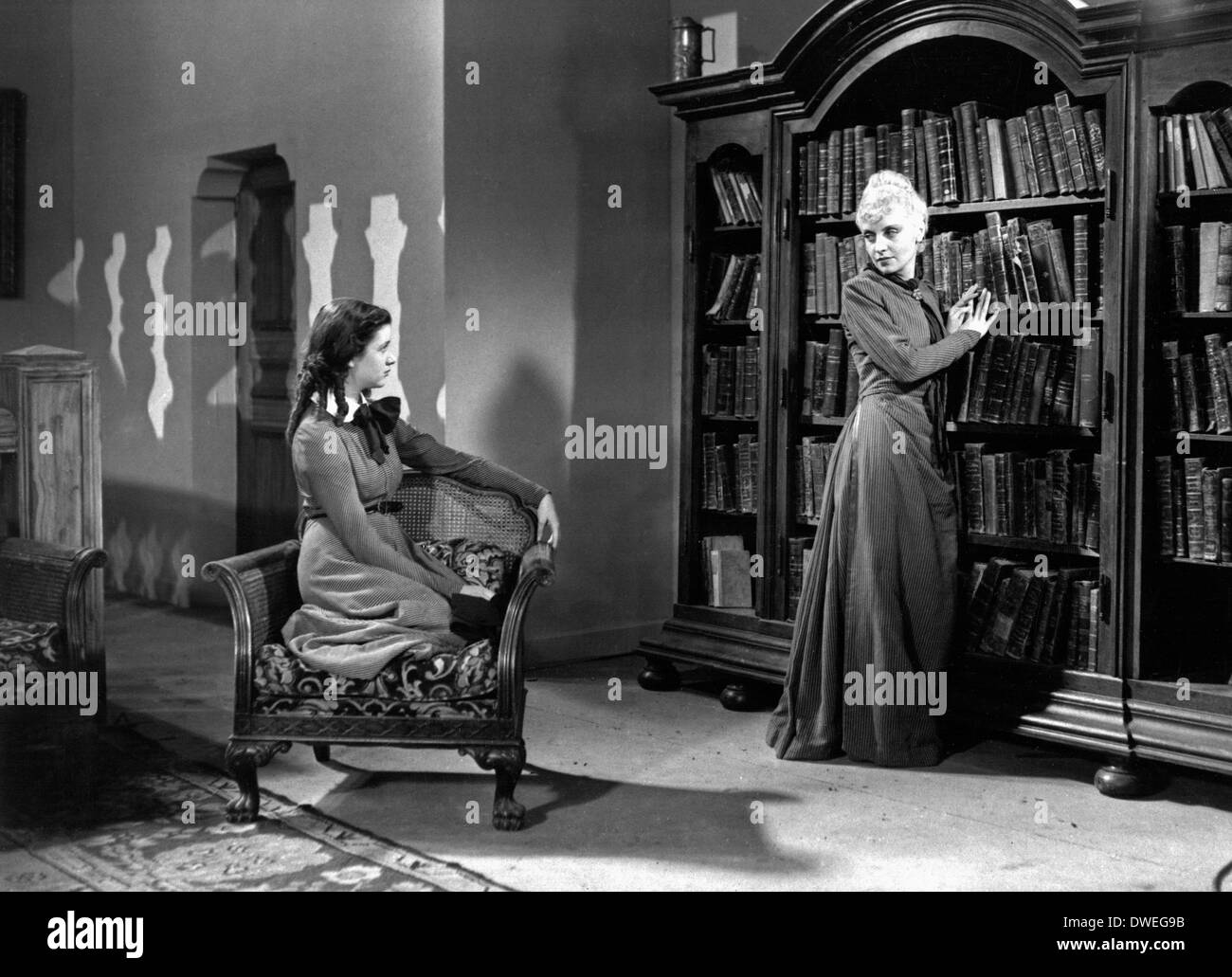 Blanchette Brunoy et Suzette mais, sur-ensemble du film, 'Claudine a l'école" réalisé par Serge de Poligny, 1937 Banque D'Images