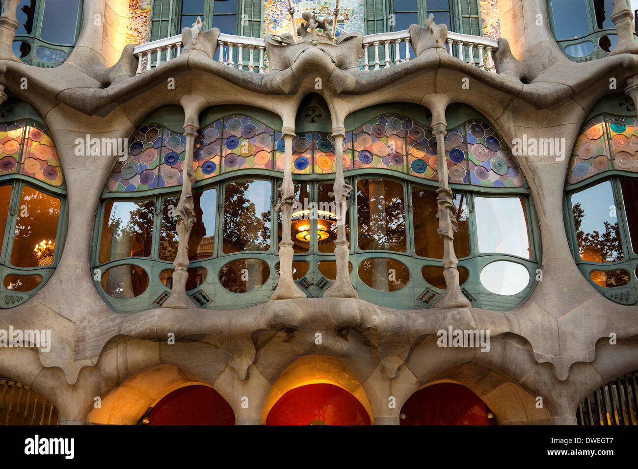 Détail sur la Casa Batlló de Gaudi dans le quartier de l'Eixample de Barcelone, dans la région de Catalogne en Espagne. Banque D'Images
