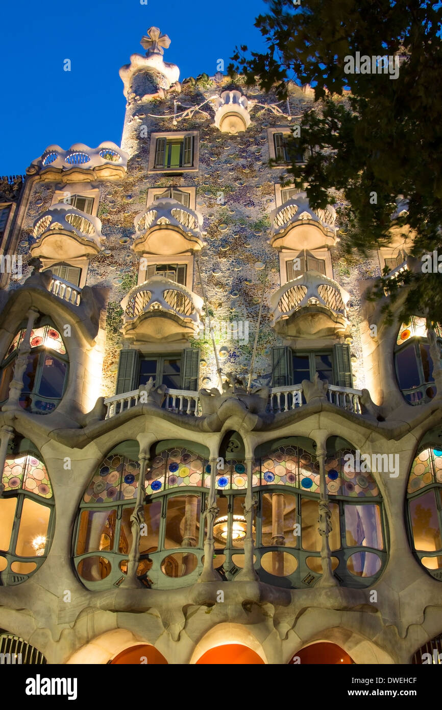 La Casa Batlló de Gaudi dans le quartier de l'Eixample de Barcelone, dans la région de Catalogne en Espagne. Banque D'Images