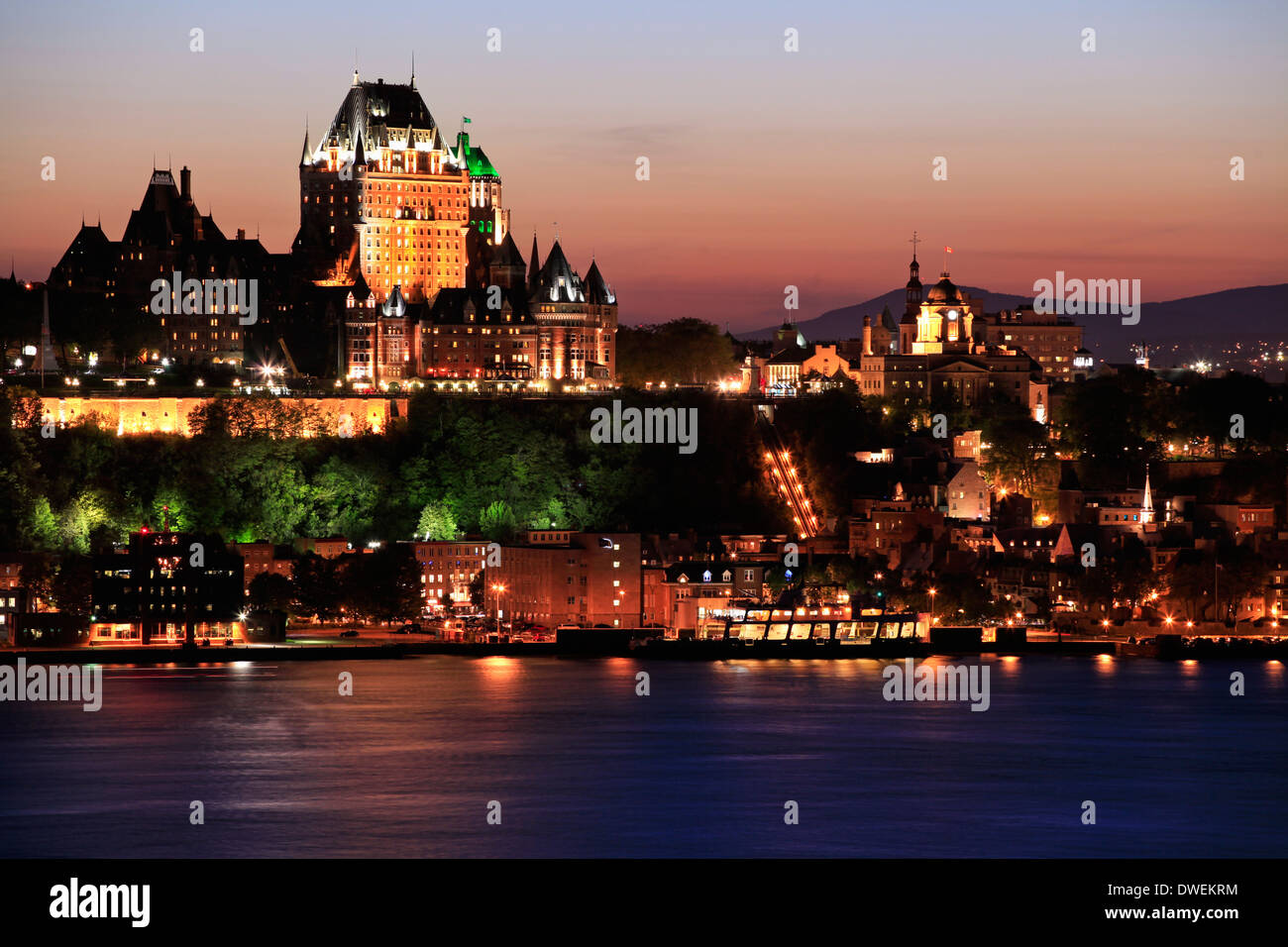 Québec City skyline at Dusk et Saint Laurent Banque D'Images