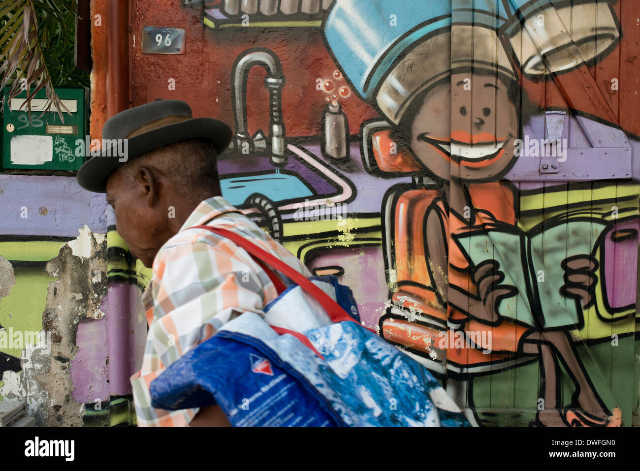 Graffiti sur le mur. Pirate de l'île de la réunion est présent dans tous les coins. Non seulement l'étrange histoire racontée. Banque D'Images